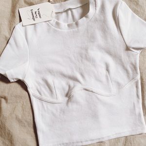 3/$20 NWT Ribbed Tshirt ✨